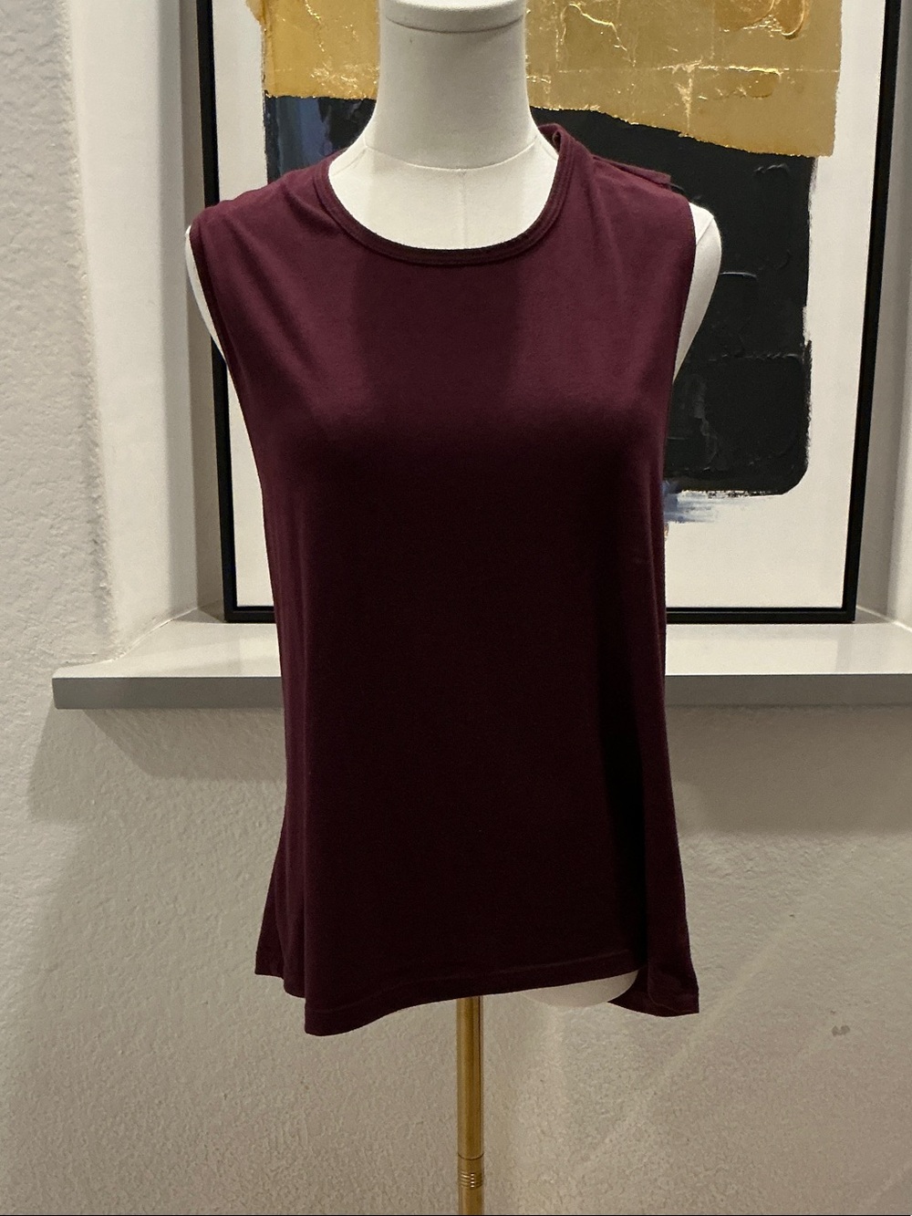 Onzie Sleeveless Tank Top in Deep Burgundy